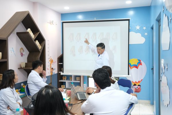 Có nên trồng răng implant hay không